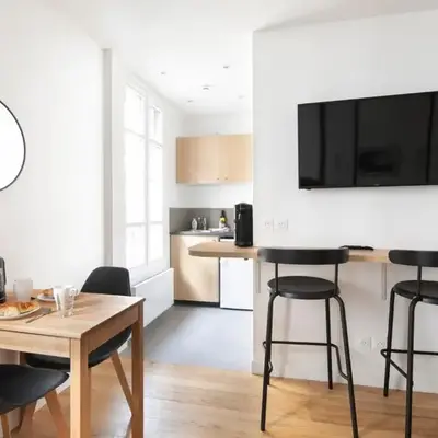 GuestReady - Cozy Parisian Escape for 2