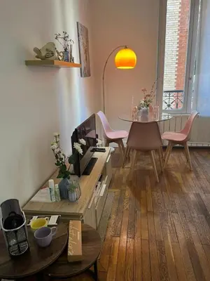 Coin salon dans l'établissement Cosy Haven Paris 14