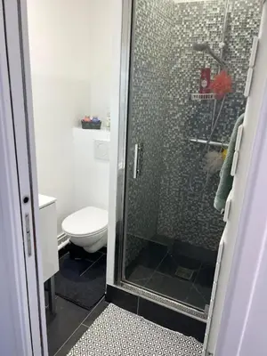 Salle de bains dans l'établissement Cosy Haven Paris 14