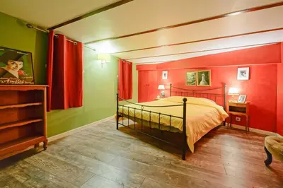 Un ou plusieurs lits dans un hébergement de l'établissement Amelie in Paris