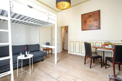 Coin salon dans l'établissement Élégante Suite Haussmannienne au coeur du 6ème