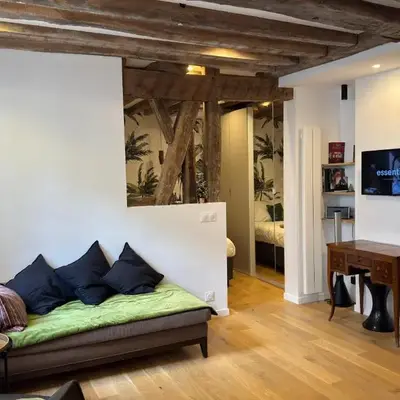 Elevator - Bright 1BR in the heart of hip Paris