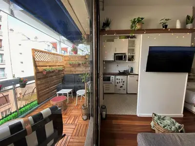 Cuisine ou kitchenette dans l'établissement Apartment with Terrace near Parc Des Princes Stadium in 16th arr in Paris