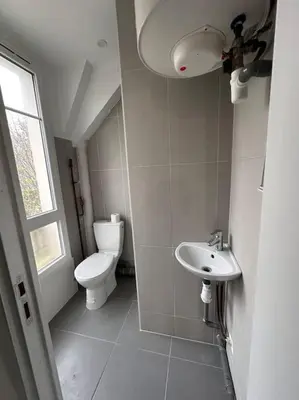 Salle de bains dans l'établissement Bohemian cosy flat