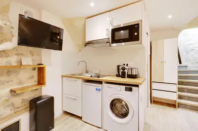 Cuisine ou kitchenette dans l'établissement Charming apartment with AC -1BR-3P- Sentier
