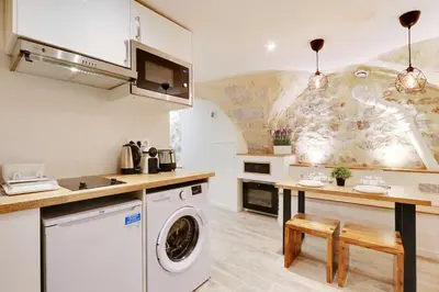 Cuisine ou kitchenette dans l'établissement Charming apartment with AC -1BR-3P- Sentier