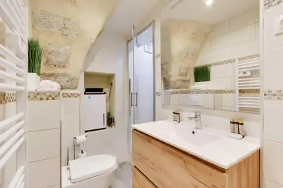 Salle de bains dans l'établissement Charming apartment with AC -1BR-3P- Sentier