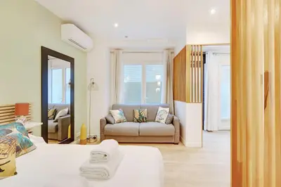 Coin salon dans l'établissement Charming apartment with AC -1BR-3P- Sentier