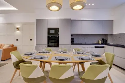 Cuisine ou kitchenette dans l'établissement Sublime Paris apartment 3Br-10P