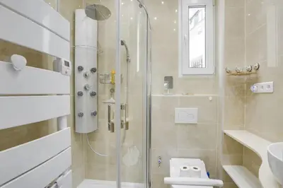 Salle de bains dans l'établissement Bel appartement parisien - Les Gobelins