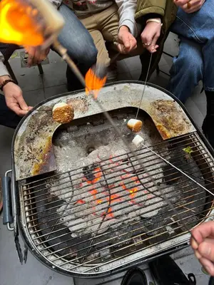 Barbecue disponible mis à disposition des clients de l'appartement