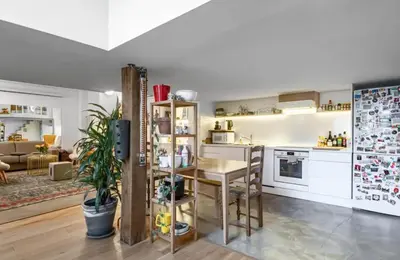 Cuisine ou kitchenette dans l'établissement Loft Maison PARIS Gare Est Nord