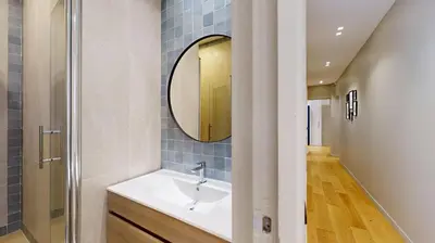 Salle de bains dans l'établissement Sublime appartement Paris 4Br-12P
