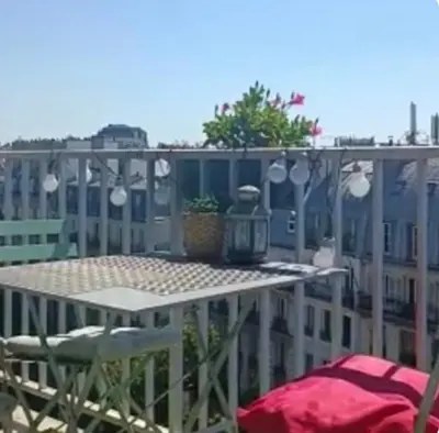 Balcon ou terrasse dans l'établissement Amazing Eiffel views at cool central area