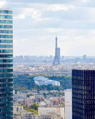Vue générale sur Courbevoie ou vue de la ville depuis l'appartement