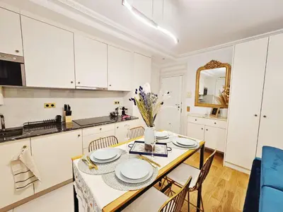 Cuisine ou kitchenette dans l'établissement Appart porte saint cloud proche Tour Eiffel