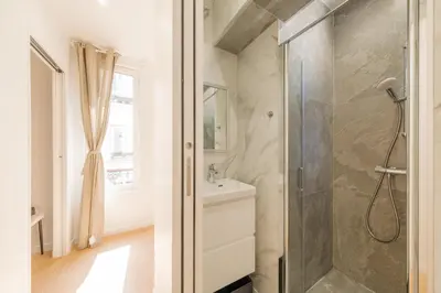 Salle de bains dans l'établissement Magic Apartment 4p Sacre Coeur