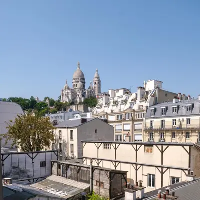 Vue générale sur Paris ou vue de la ville depuis l'appartement