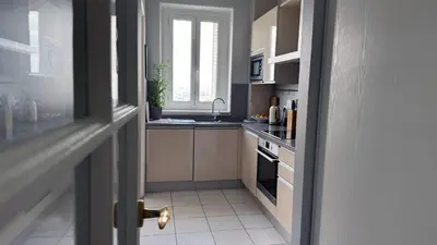 Cuisine ou kitchenette dans l'établissement Amazing view in Montmartre, 2 min from Sacre-Coeur
