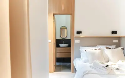 Un ou plusieurs lits dans un hébergement de l'établissement Apartment center of Paris with terrace by Studio Prestige