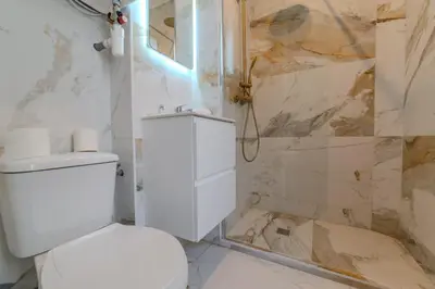 Salle de bains dans l'établissement Golden République
