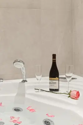 Boissons dans l'établissement Lavie Maison AC and Hot Tub close Arc de Triomphe