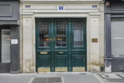Façade ou entrée de l'établissement Lavie Maison AC and Hot Tub close Arc de Triomphe