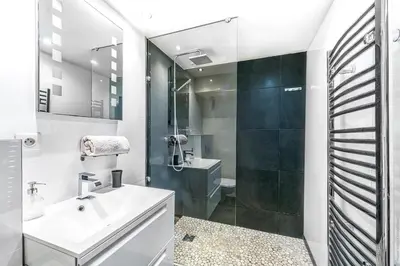 Salle de bains dans l'établissement Loft Luxembourg - Vavin 1bdr by B'Your Home