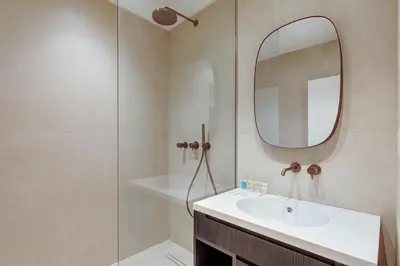 Salle de bains dans l'établissement Bluestay 846 - Superbe appartement