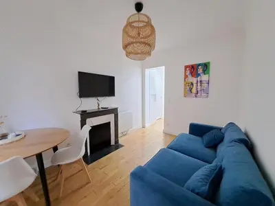 Télévision ou salle de divertissement dans l'établissement Appartement cosy pour 2 pers dans le 14ème