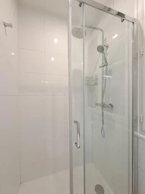 Salle de bains dans l'établissement Appartement cosy pour 2 pers dans le 14ème