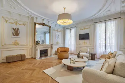 Télévision ou salle de divertissement dans l'établissement Amazing apartment Saint Germain des Pres with AC by Studio Prestige
