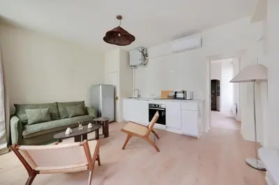 Cuisine ou kitchenette dans l'établissement Appartement Triplex à Saint-Germain-des-Prés