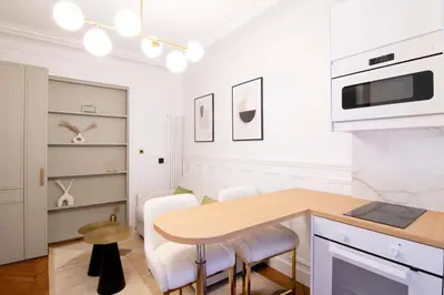 Cuisine ou kitchenette dans l'établissement Appartement élégant près de Bastille-Gare de Lyon