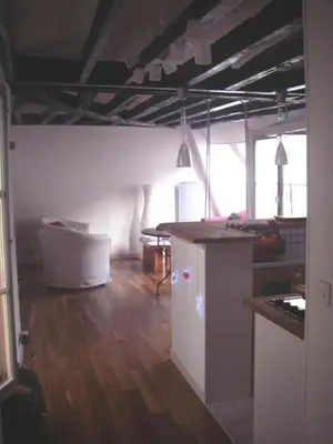 Cuisine ou kitchenette dans l'établissement Appartement dans le Marais avec terrasse