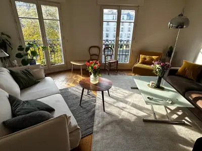 Coin salon dans l'établissement Appartement spacieux et lumineux - Canal Saint Martin