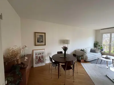Coin salon dans l'établissement Appartement spacieux et lumineux - Canal Saint Martin