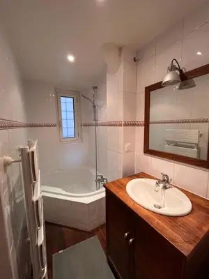 Salle de bains dans l'établissement Nid amour Montmartre