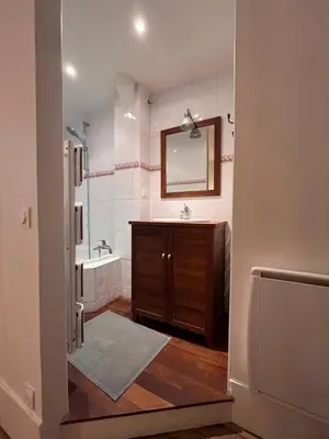 Salle de bains dans l'établissement Nid amour Montmartre