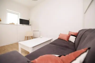 Télévision ou salle de divertissement dans l'établissement Charmant studio près de Montmartre