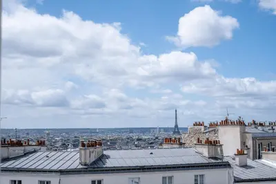 Vue générale sur Paris ou vue de la ville depuis l'appartement
