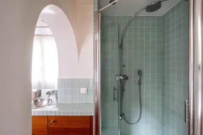 Salle de bains dans l'établissement Loft d Exception au Pied des Champs-Élysées