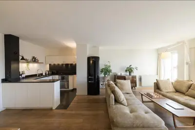 Cuisine ou kitchenette dans l'établissement Amazing view, beautiful flat, swimming pools, secure parking