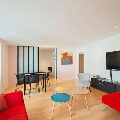large pleasant studio alcove in center