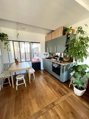 Cuisine ou kitchenette dans l'établissement Superbe Loft avec Vue Incroyable sur Montmartre