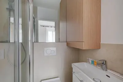 Salle de bains dans l'établissement Bluestay 850 - Superb apartment