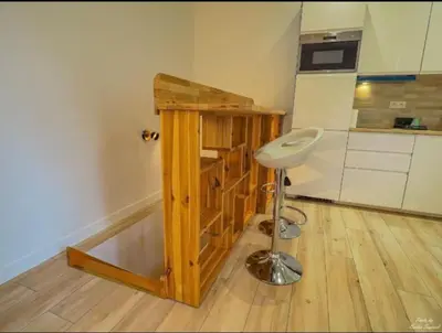 Cuisine ou kitchenette dans l'établissement Magnifique appartement, avec climatisation et parking payants