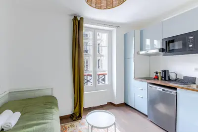 Cuisine ou kitchenette dans l'établissement Studio refait à neuf 2 pers Bastille - Oberkampf