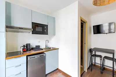 Cuisine ou kitchenette dans l'établissement Studio refait à neuf 2 pers Bastille - Oberkampf