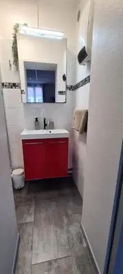 Cuisine ou kitchenette dans l'établissement L'Urban Clignancourt - Bel appartement tout équipé aux Portes de Paris